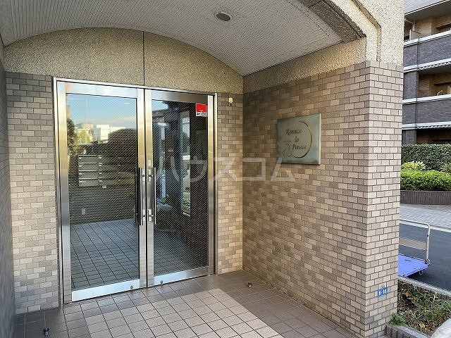 17/23 エントランス