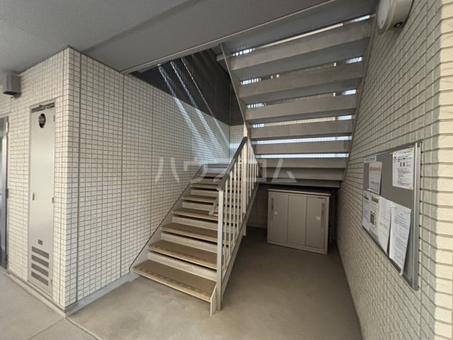 19/28 エントランス