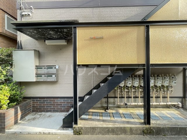 20/26 エントランス