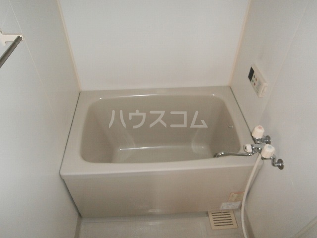 13/30 浴室