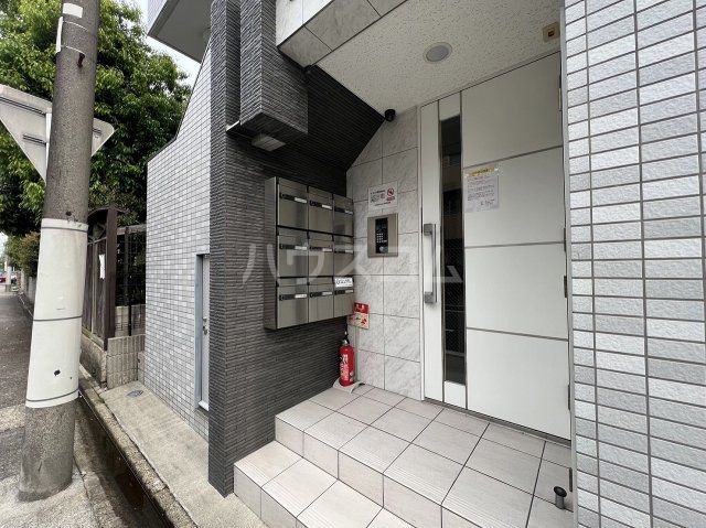 25/30 エントランス