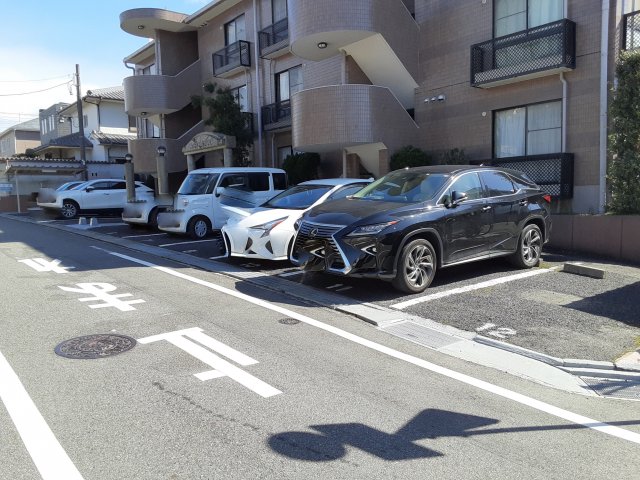 25/30 駐車場