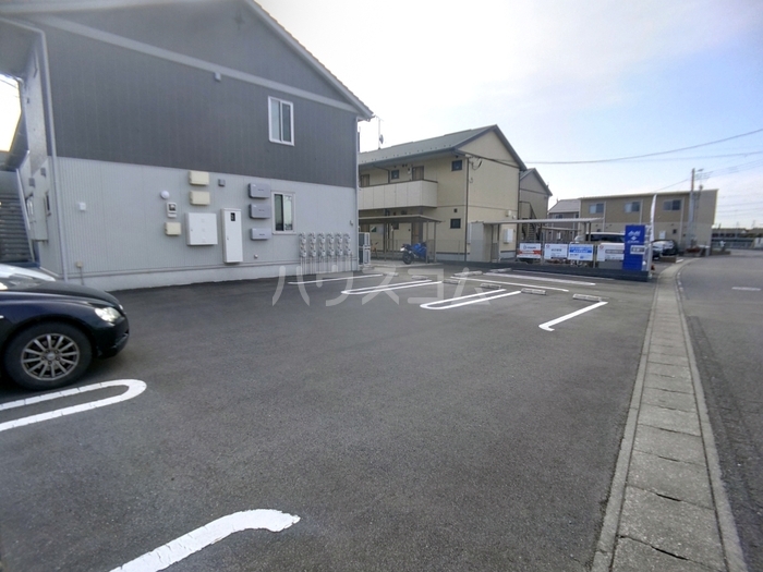 23/25 駐車場