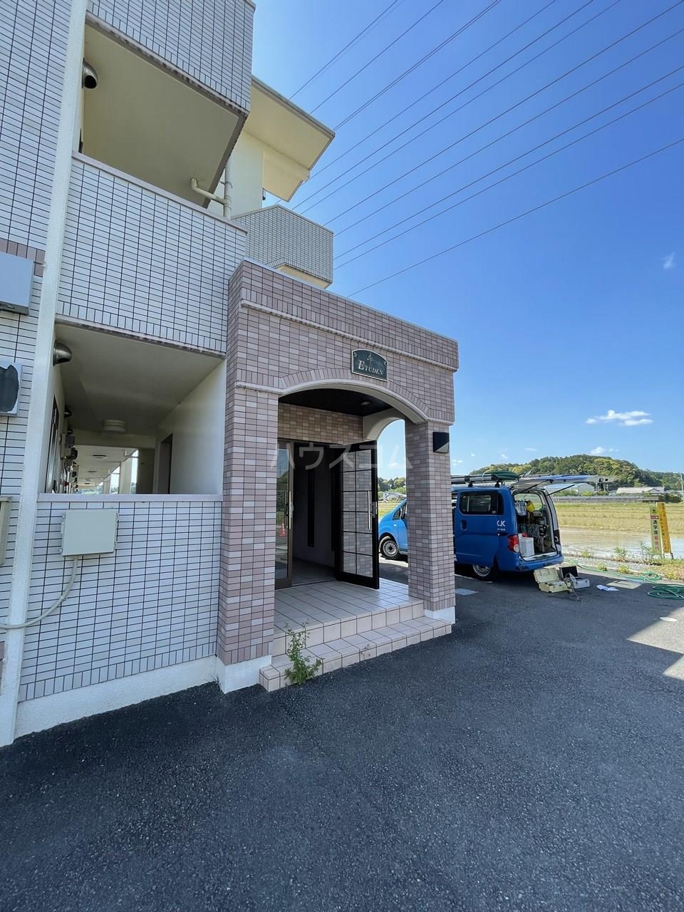 14/20 エントランス