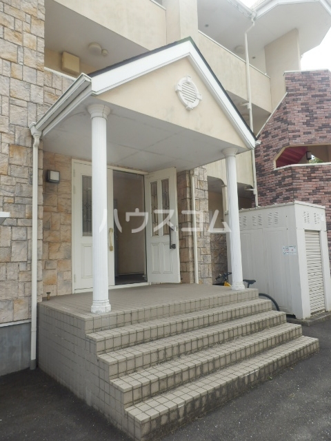 21/30 エントランス