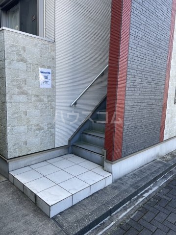 22/30 エントランス