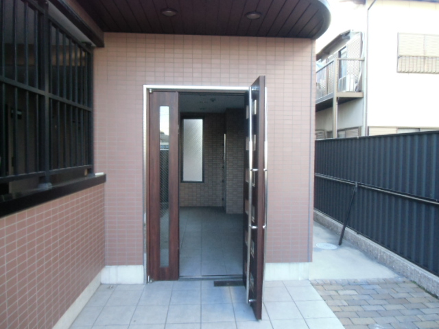 20/30 エントランス