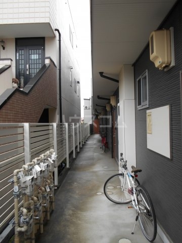 22/26 エントランス