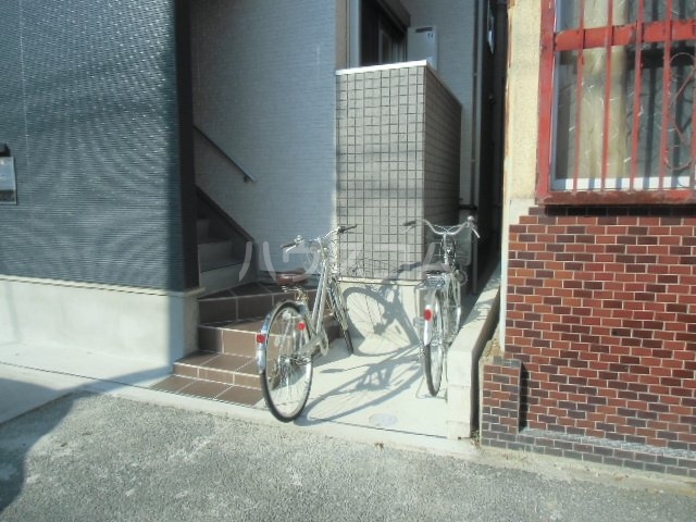 19/25 エントランス