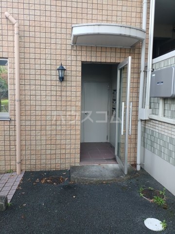 16/21 エントランス