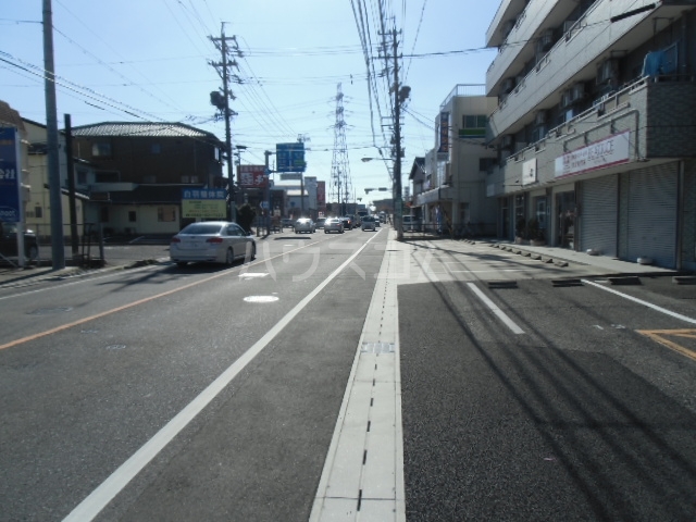 27/30 駐車場
