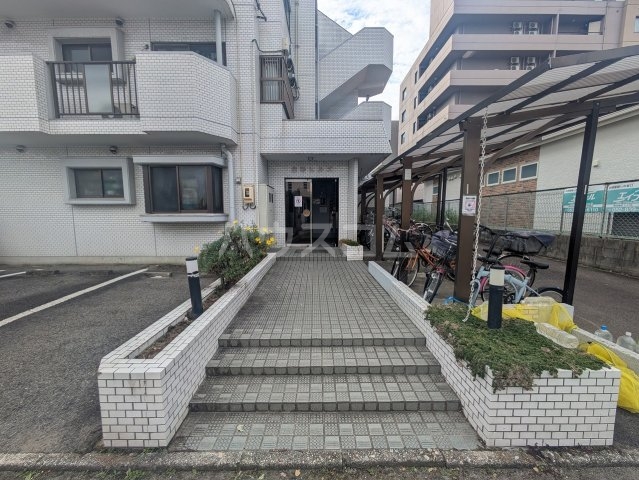 3/5 エントランス