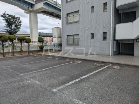 24/27 駐車場
