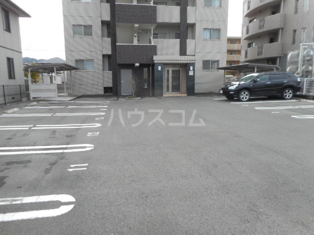 21/24 駐車場
