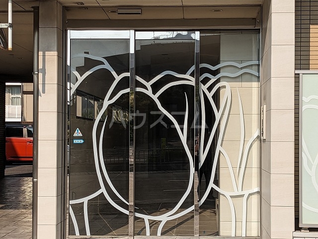 25/30 エントランス