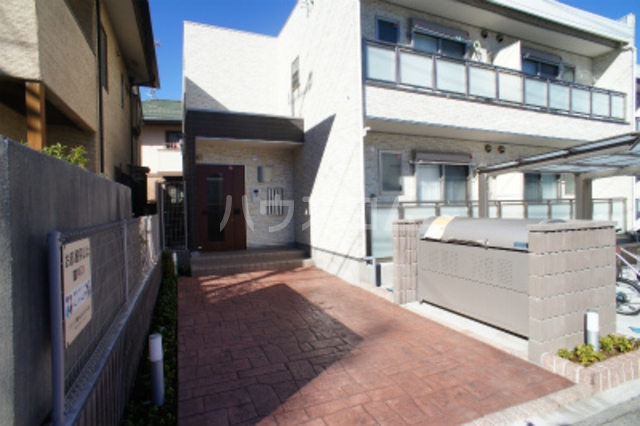 21/30 エントランス