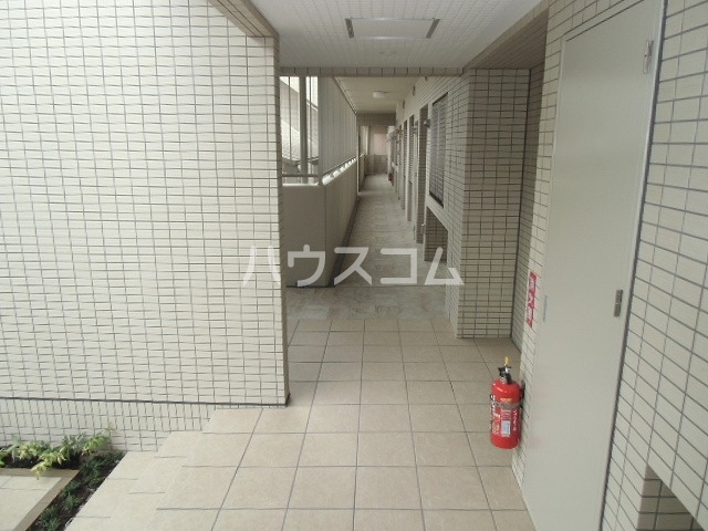 27/30 エントランス