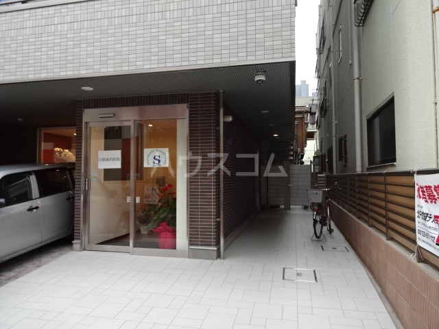 24/29 エントランス