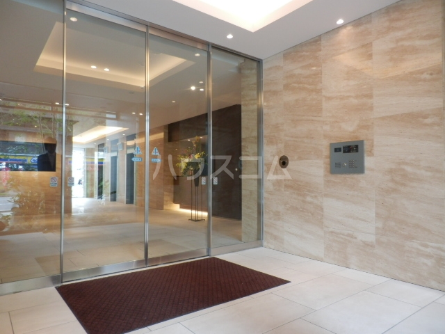 14/18 エントランス