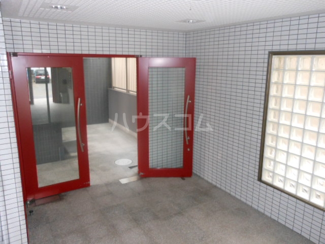 3/4 エントランス