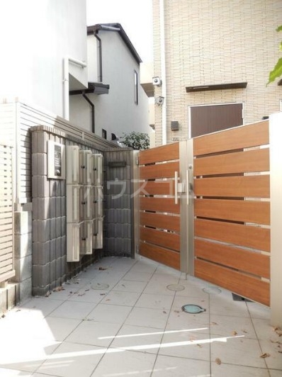 13/20 エントランス