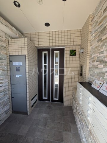 24/30 エントランス