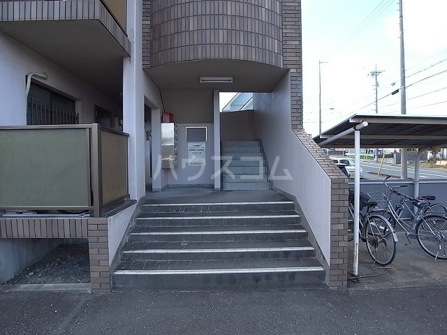 15/22 エントランス