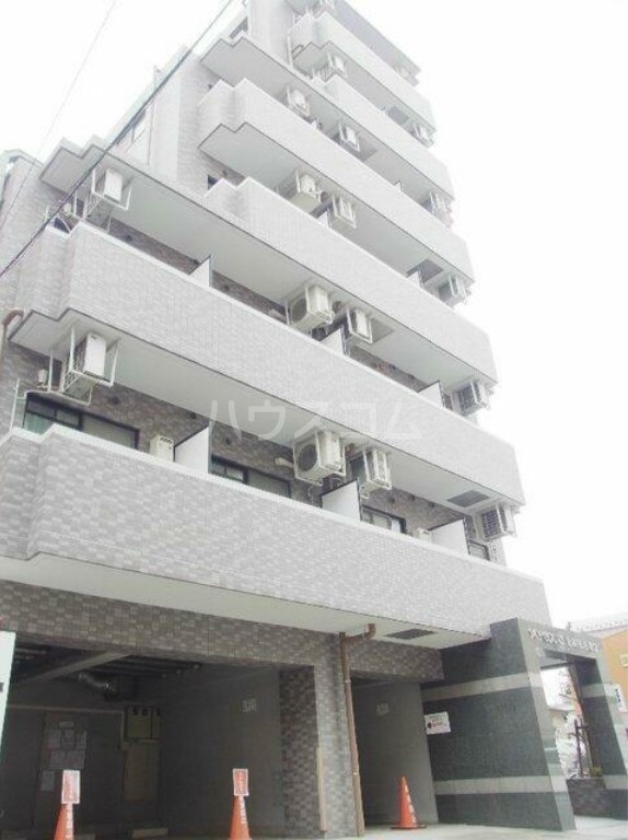 27/30 駐車場