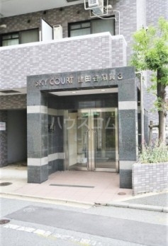 27/30 エントランス