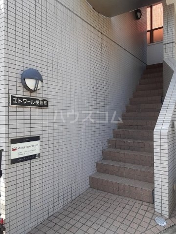 28/30 エントランス