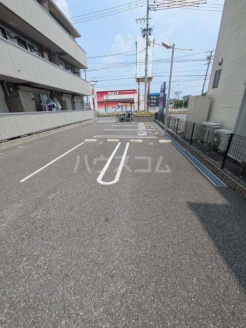 26/30 駐車場