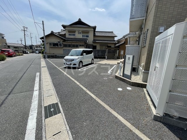 28/30 駐車場