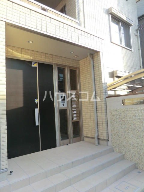 3/7 エントランス