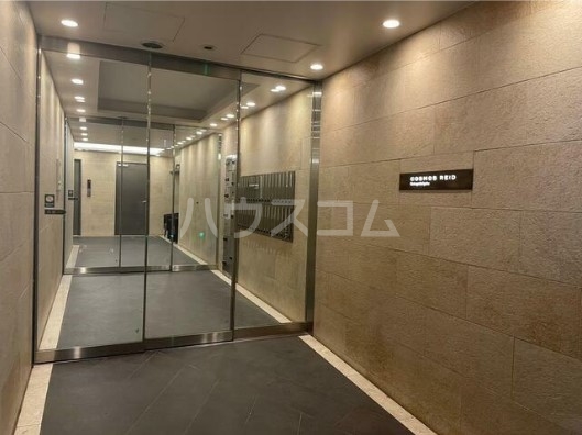 19/25 エントランス