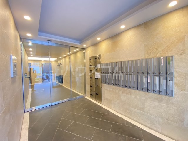 21/26 エントランス