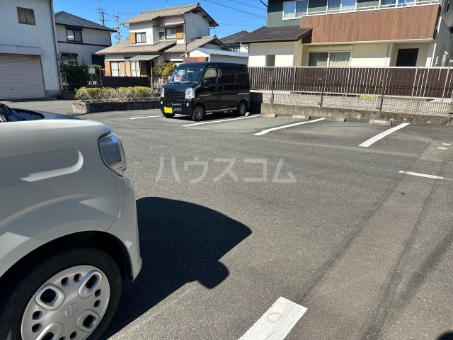 20/23 駐車場