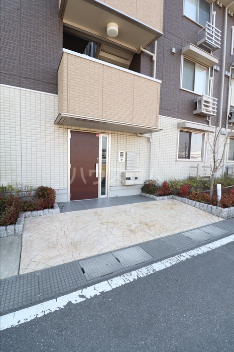 17/27 エントランス