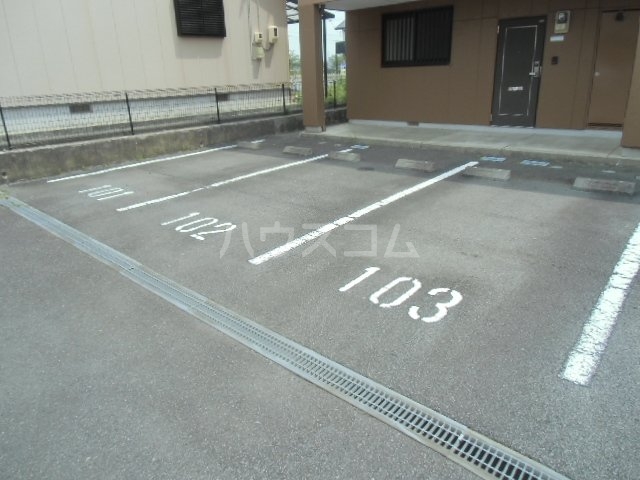 20/25 駐車場