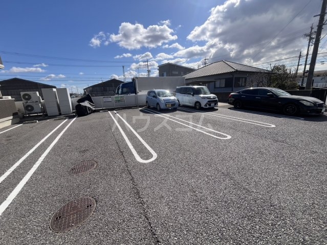 23/30 駐車場