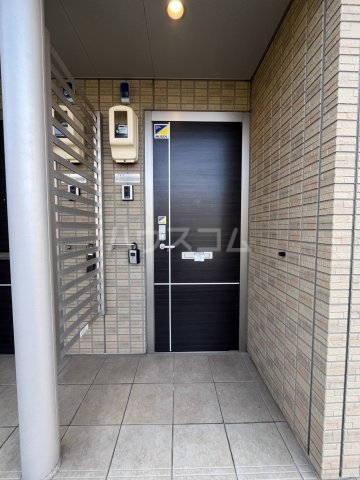 22/30 エントランス