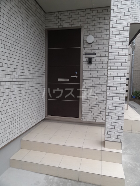 21/30 エントランス