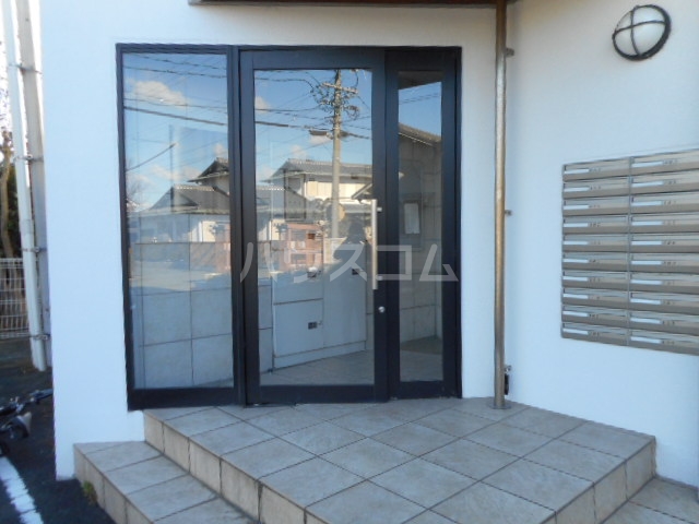 23/29 エントランス