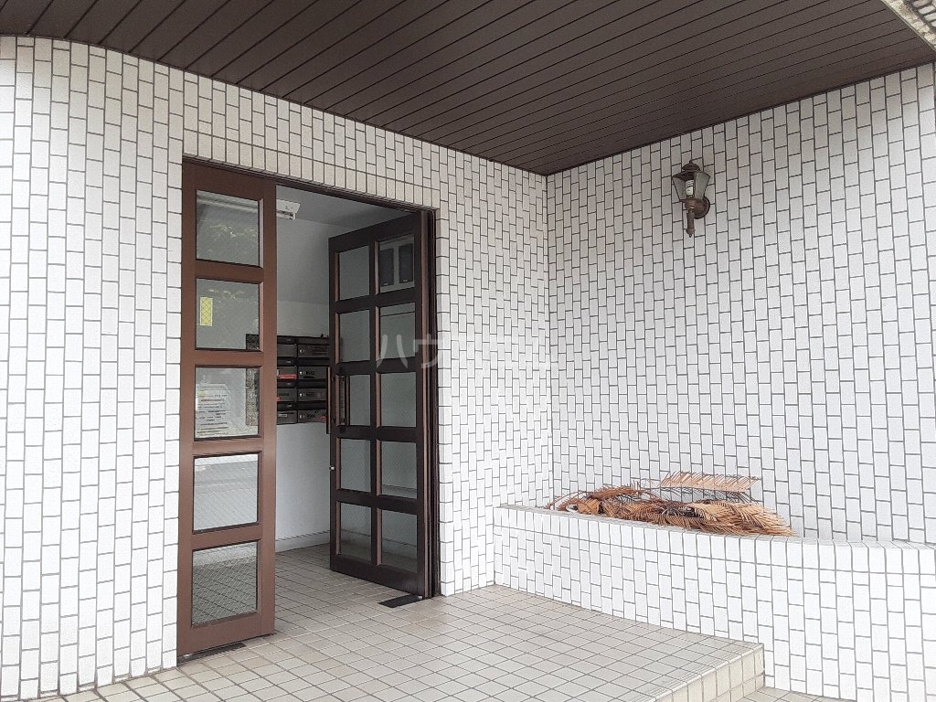 22/26 エントランス