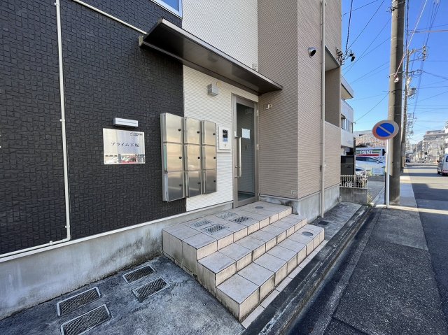 27/29 エントランス