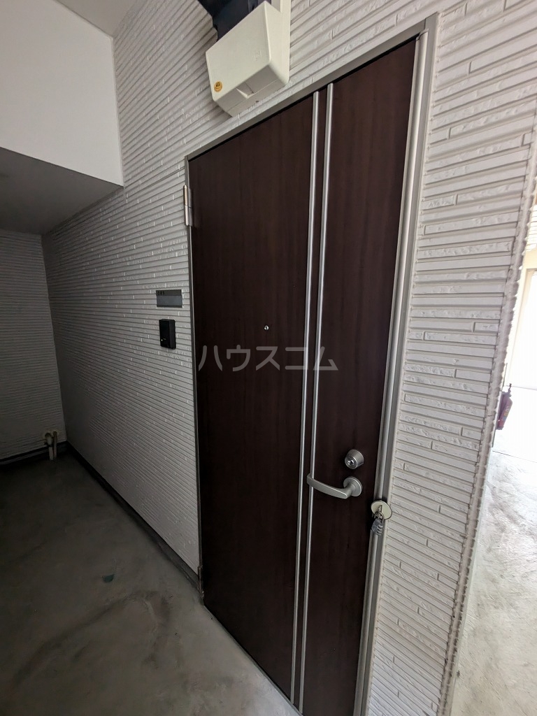 2/4 エントランス