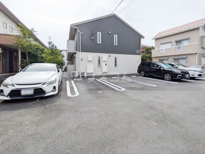 28/30 駐車場
