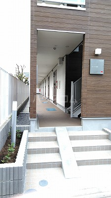 22/30 エントランス