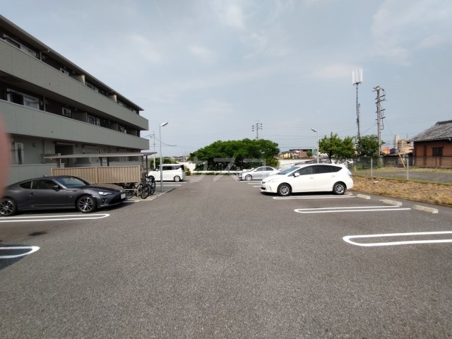 2/7 駐車場