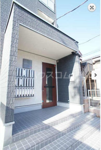 25/30 エントランス