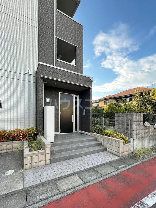 16/27 エントランス